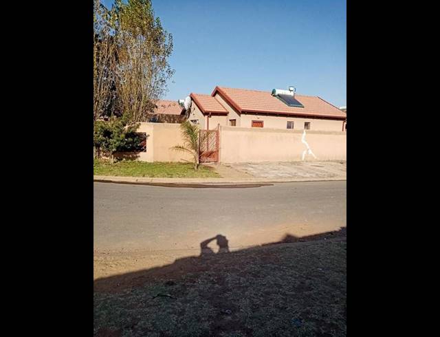 3 BEDROOM HOUSE FOR SALE IN SOSHANGUVE VV